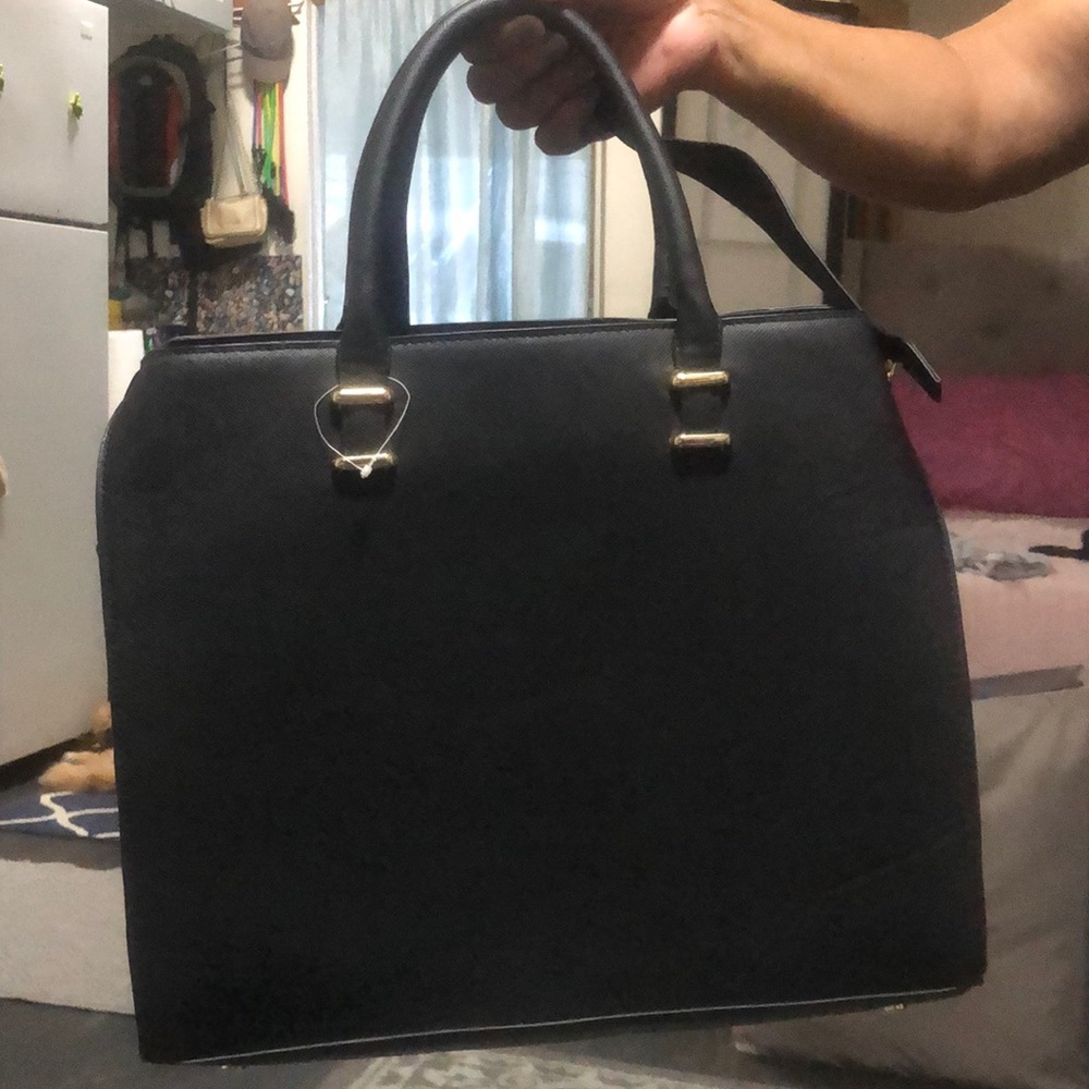 Black shoulder women bag